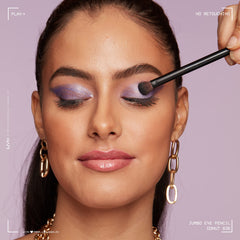 Lápiz delineador NYX jumbo en donut-lila, uso preciso para delineados finos.