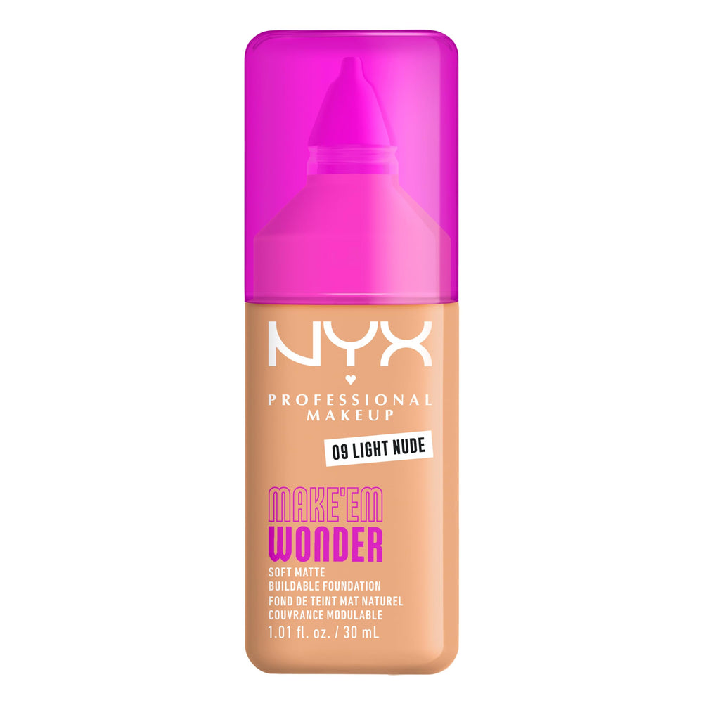 Base Make 'Em Wonder NYX en botella, acabado mate suave para piel natural.