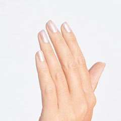 OPI Throw Me A Kiss, brillo intenso y secado rápido en uñas.