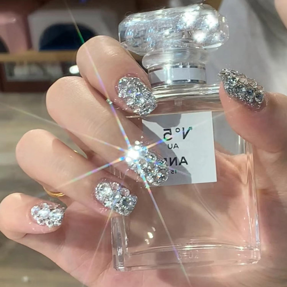 OSTTMA uñas cortas con lujo y cristales para un look elegante