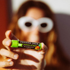 Bálsamo Panama Jack tropical con fragancia exótica y protección UVA-UVB