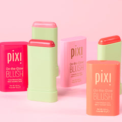 Textura cremosa de Pixi On-the-Glow Blush Ruby que desliza fácilmente.