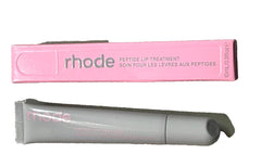 Rhode Vanilla Tratamiento Labial con Péptidos en envase, hidrata labios y mejora suavidad.