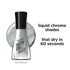 Esmalte cromado con efecto resplandor para un look sofisticado con Sally Hansen.