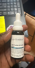 Textura ligera de Skin Nutrition Botanicals Serum que se absorbe sin dejar grasa.