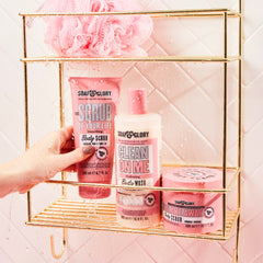 Soap & Glory Original Pink exfoliante en crema suave para una aplicación cremosamente suave en la ducha.
