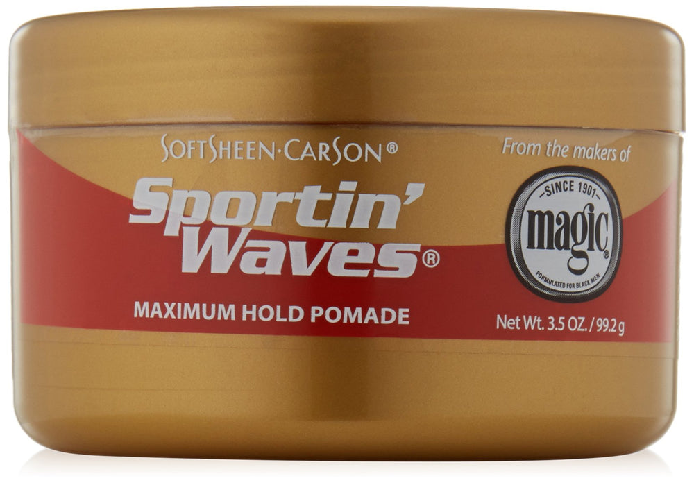 SoftSheen Sportin' Waves pomada: aplicación en manos para un peinado rápido y definible.