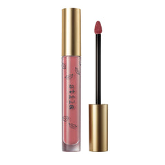 Stila Patina labial líquido en envase elegante para aplicación precisa.