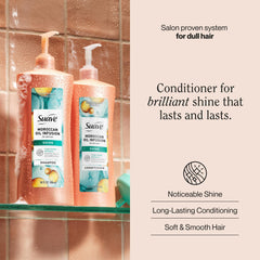 Aplicacion del acondicionador Suave Professionals Brillo infusion marroqui en la mano para desenredo.