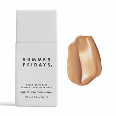 Summer Fridays Sheer Skin Tint en bote, hidratación ligera para piel uniforme.