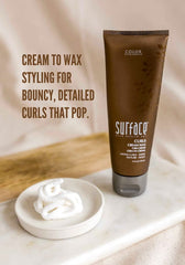 Surface: aceite de babassú mejora la manejabilidad de rizos