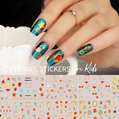 Teenitor pegatinas de uñas estrella-luna para un acabado brillante.