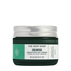 The Body Shop Edelweiss Crema de Día en tarro, textura suave para hidratación.