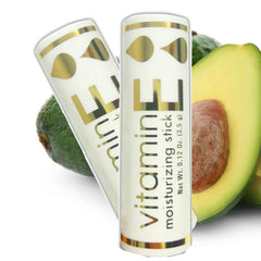 Three Pebbles Balsamo labial Vitamina E, textura cremosa para hidratación suave.
