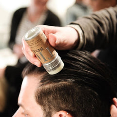 TIGI Bed Head Wax Stick, tamaño de viaje, estilo rápido y práctico en cualquier lugar.