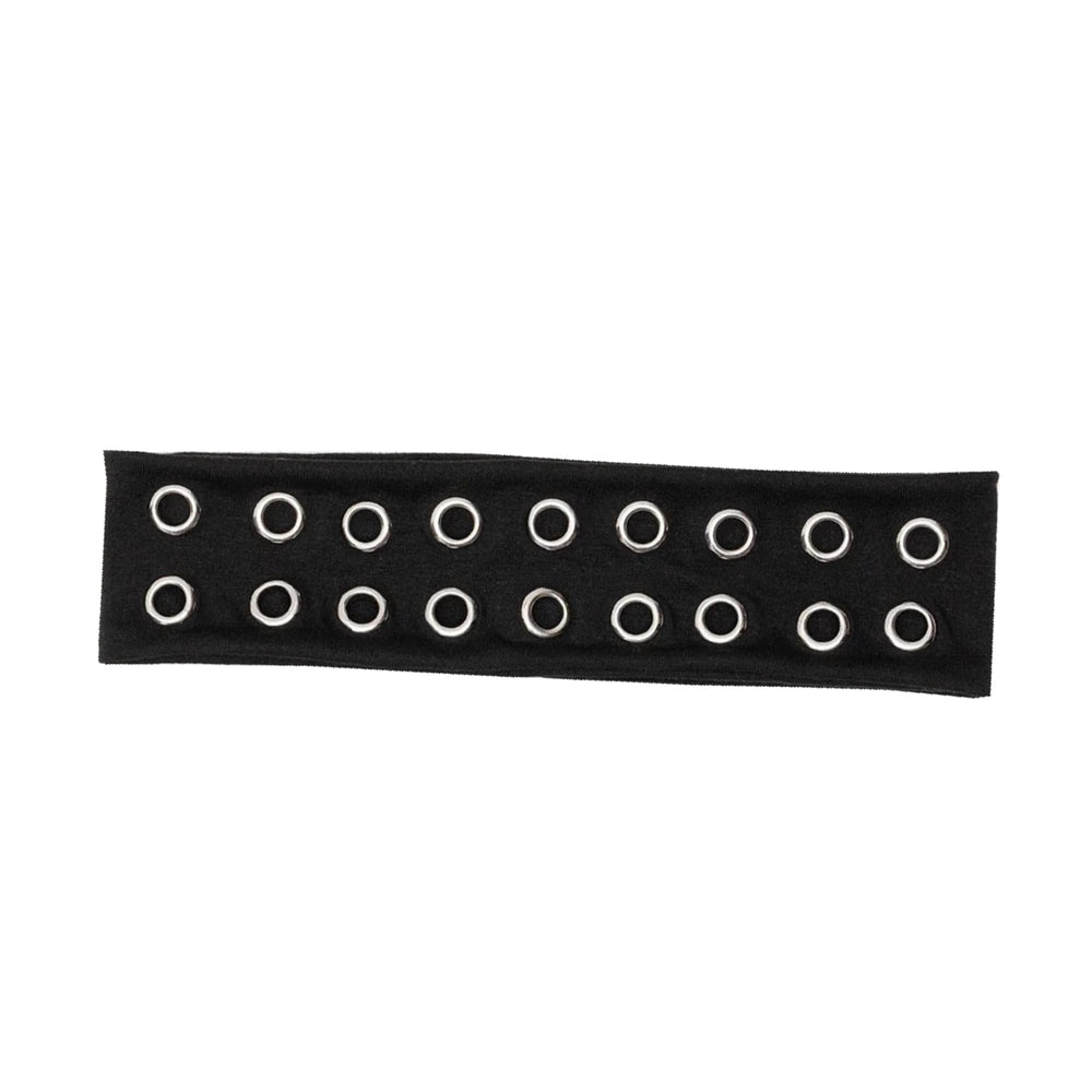 Diadema Uchyius con ojales metálicos vista frontal, añade estilo punk.