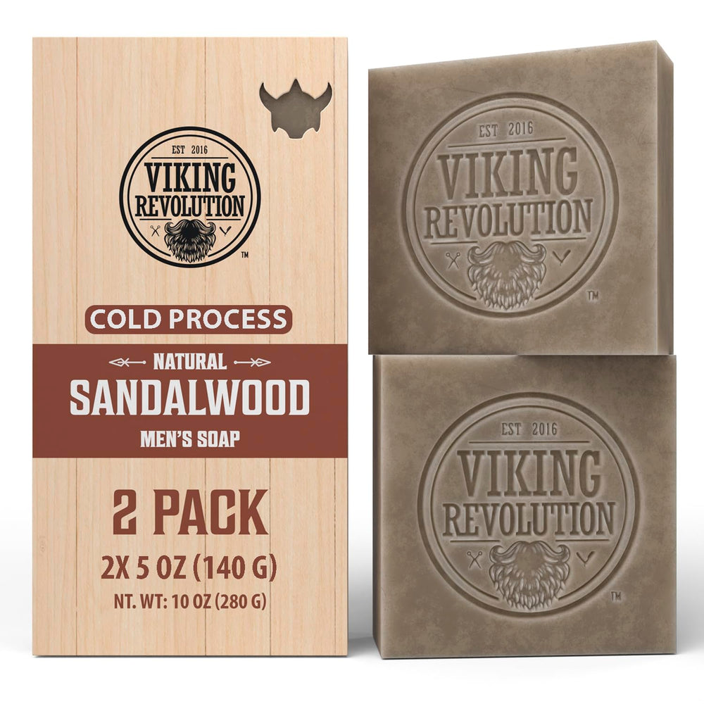 Jabón Viking Revolution de sándalo prensado en frío para piel limpia.