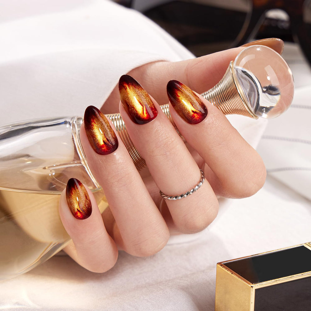 VSALON Uñas Short Almond con ojo de gato dorado y brillo intenso.
