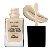 Wet n Wild Enfoque Fotográfico Porcelana: aplicación suave para piel uniforme y brillo natural.