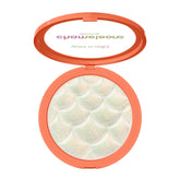 El iluminador wet n wild cromado camaleónico ofrece brillo cambiante para looks versátiles.