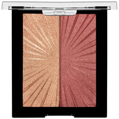 Aplicación de Wet n Wild MegaGlo Blushlighter en mejillas con tono rosado