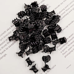 Pinza Yongdeli mini para cabello en negro, útil para peinados rápidos.