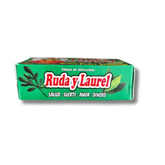 Zoeartcrafts jabon ruda laurel: espuma delicada.