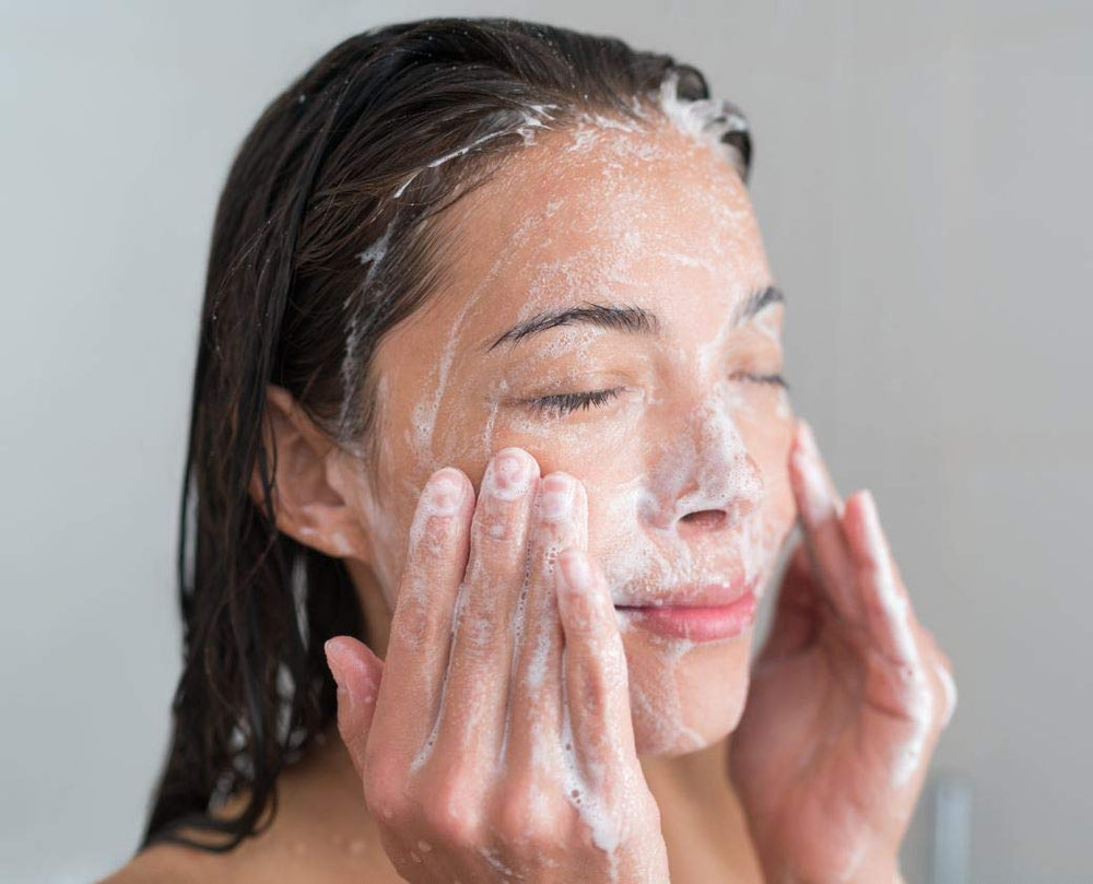 Envase de 4 oz de 111MedCo, crema libre de jabón