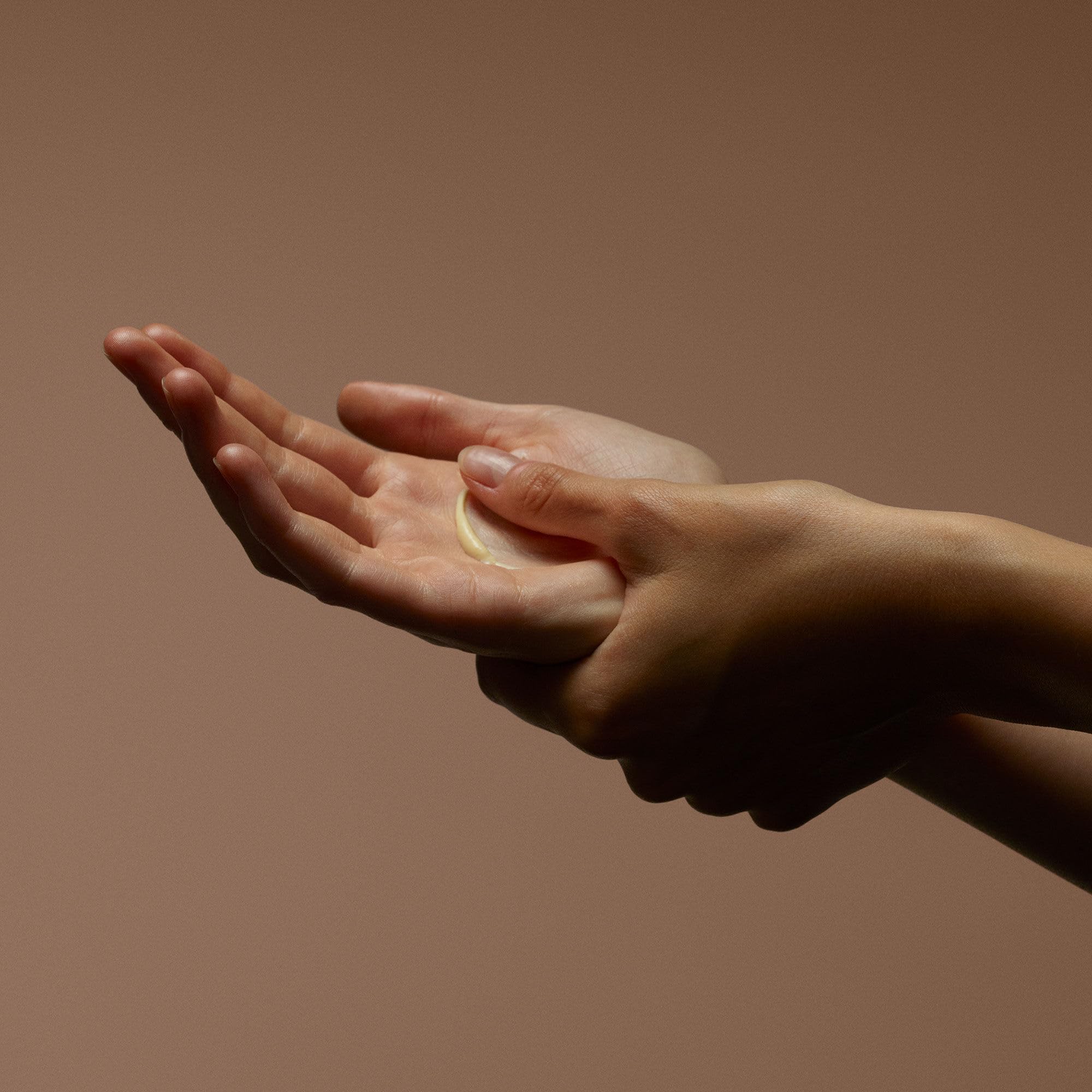 Ritual de aplicación Reverence: experiencia de cuidado suave y envolvente