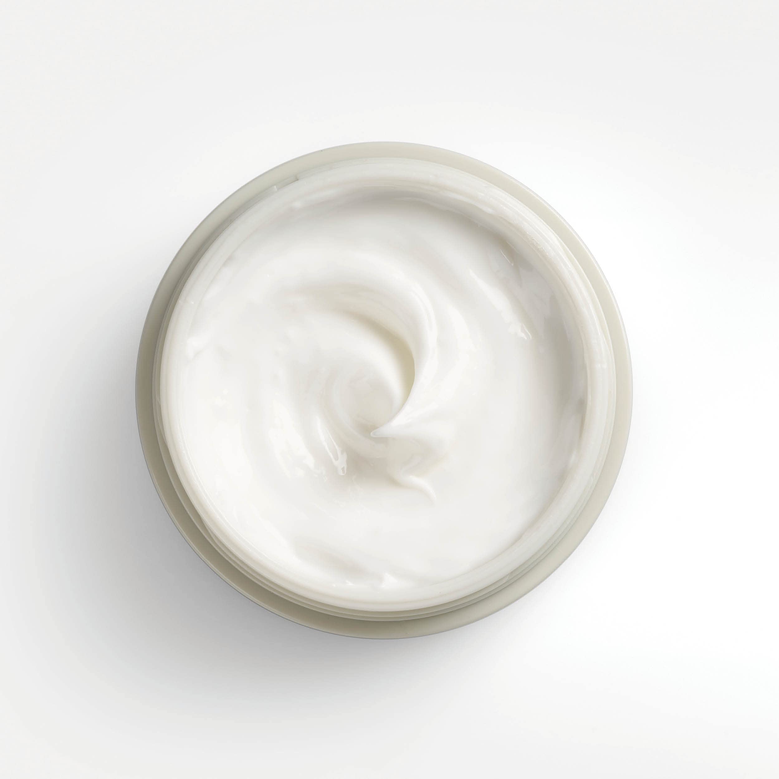 AHAVA aplicación nocturna muestra un ritual suave para hidratación nocturna.