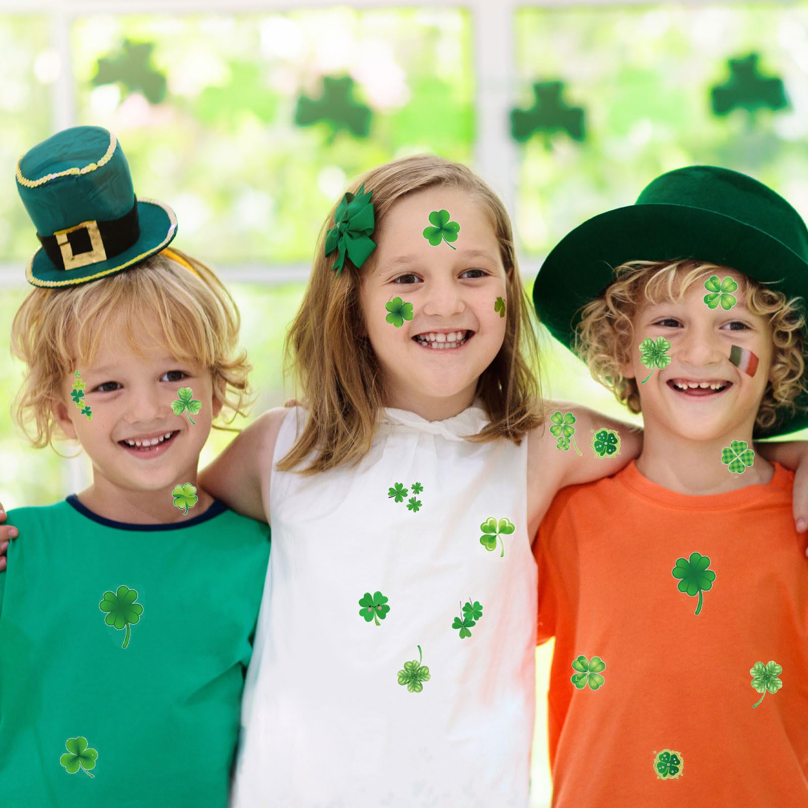 AKAKL accesorios para fiestas irlandesas con temática de trébol para decoraciones.