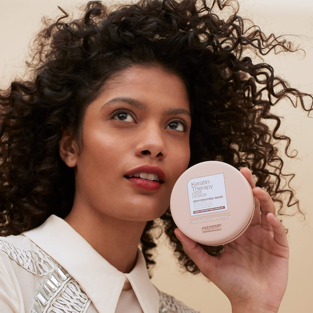 Alfaparf Milano Lisse Design Keratin Therapy, aplicación en cabello para peinado suave