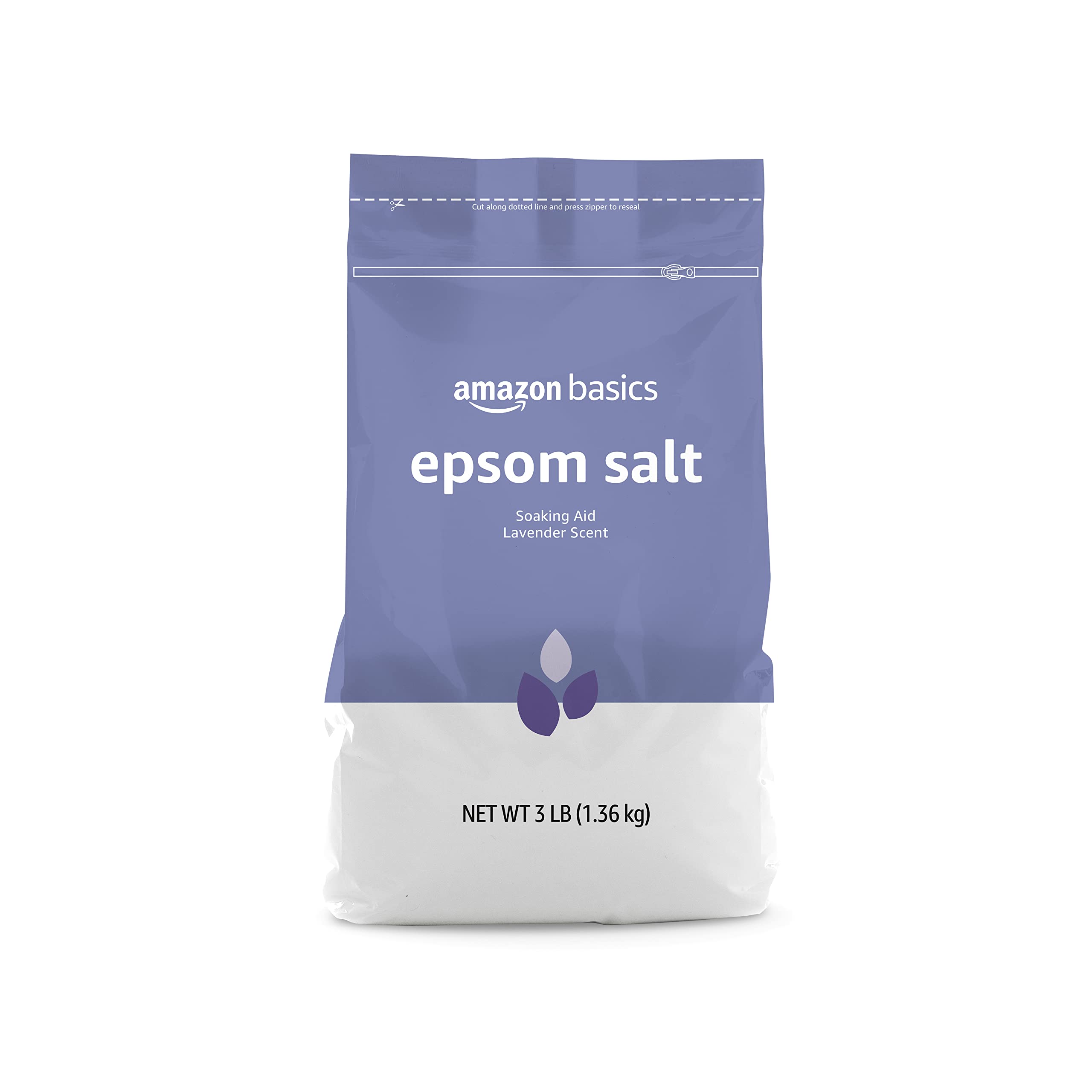 Amazon Basics Sal Epsom lavanda en bolsa con cierre, ideal para relajación en baño.