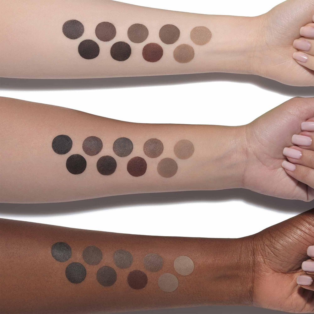 Anastasia Beverly Hills solución rápida para cejas con tono ligero y acabado natural.