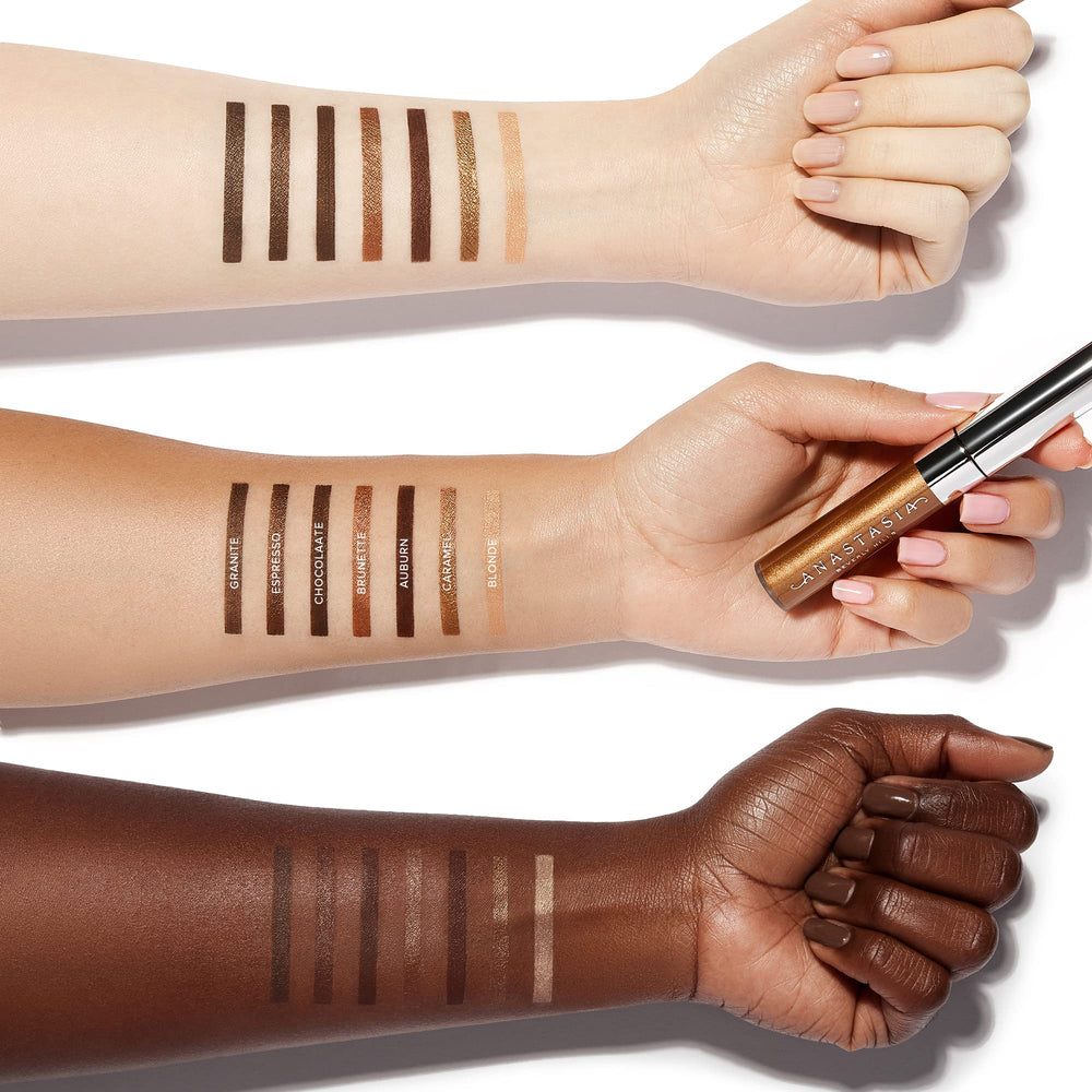 Gel tintado para cejas Anastasia Beverly Hills, sujeción flexible para cejas definidas.