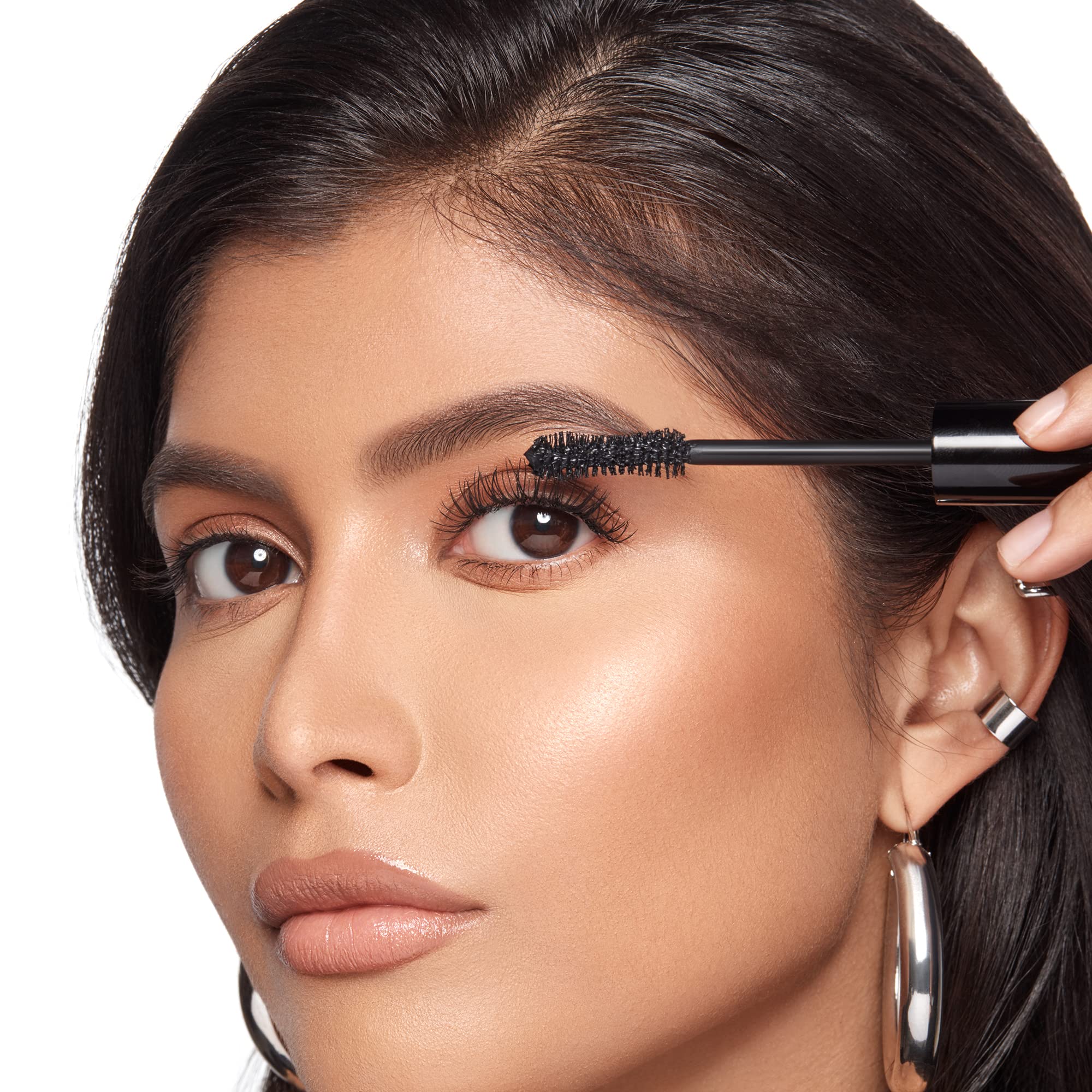 Anastasia Beverly Hills Mini Lash Brag: aplicación en capas para mayor intensidad.