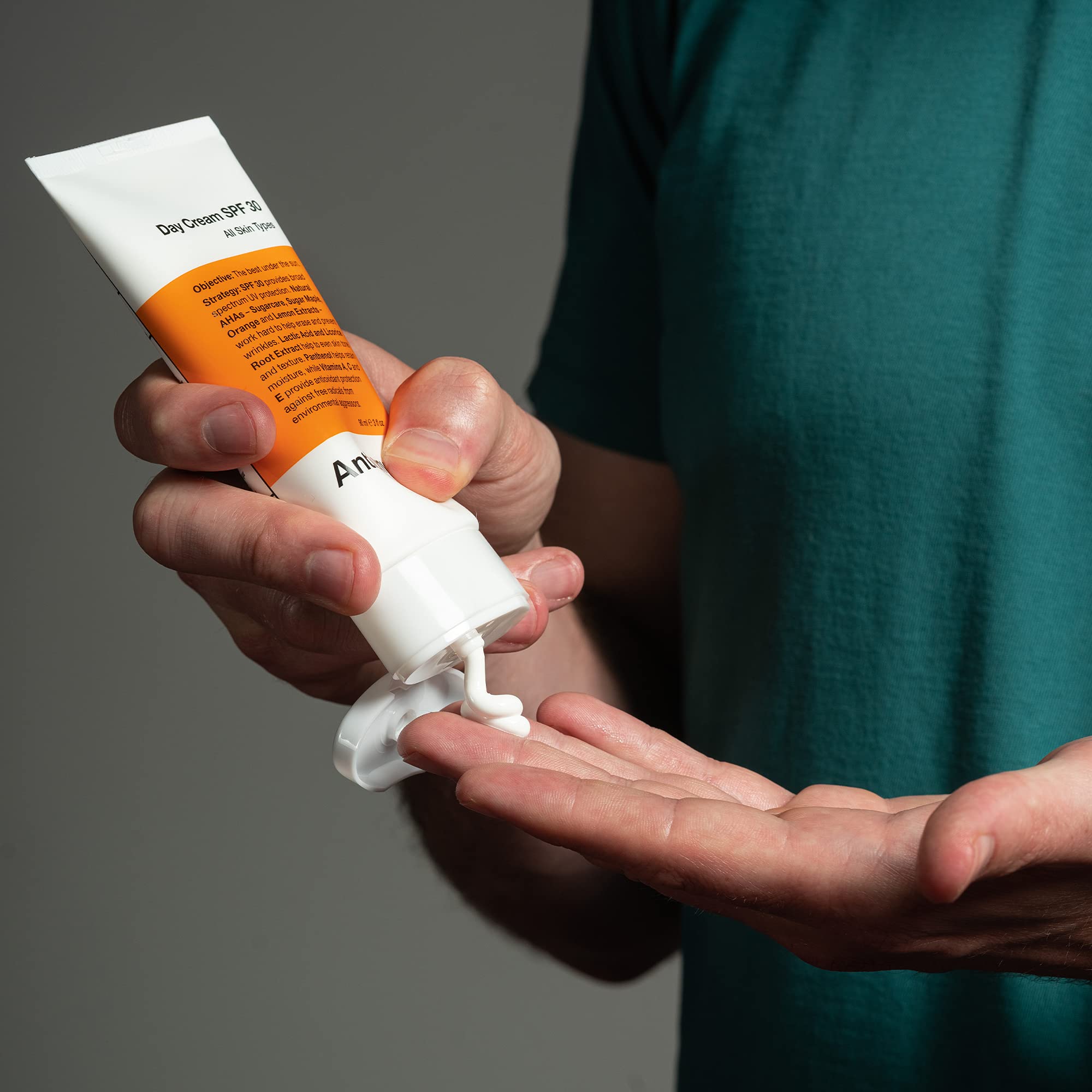 Anthony Crema Día SPF 30 uso diario para piel masculina.