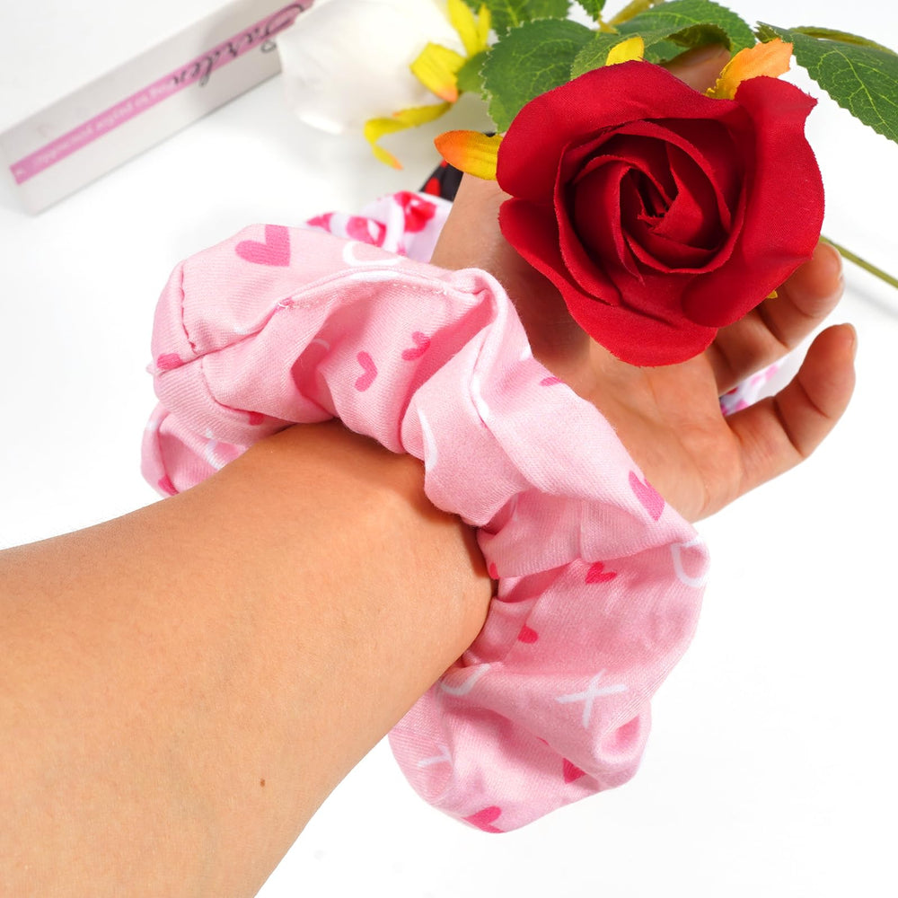 Ardorchid juego de 4 piezas con Corazón Rojo para looks románticos.
