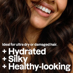 ATTITUDE champú, etiqueta con ingredientes naturales visibles, promueve revitalización del cabello.