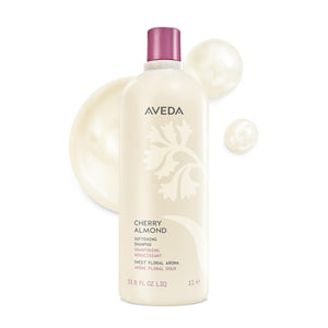 Aveda Champú Suavizante Cerezo y Almendra en botella, cabello suave y con brillo.