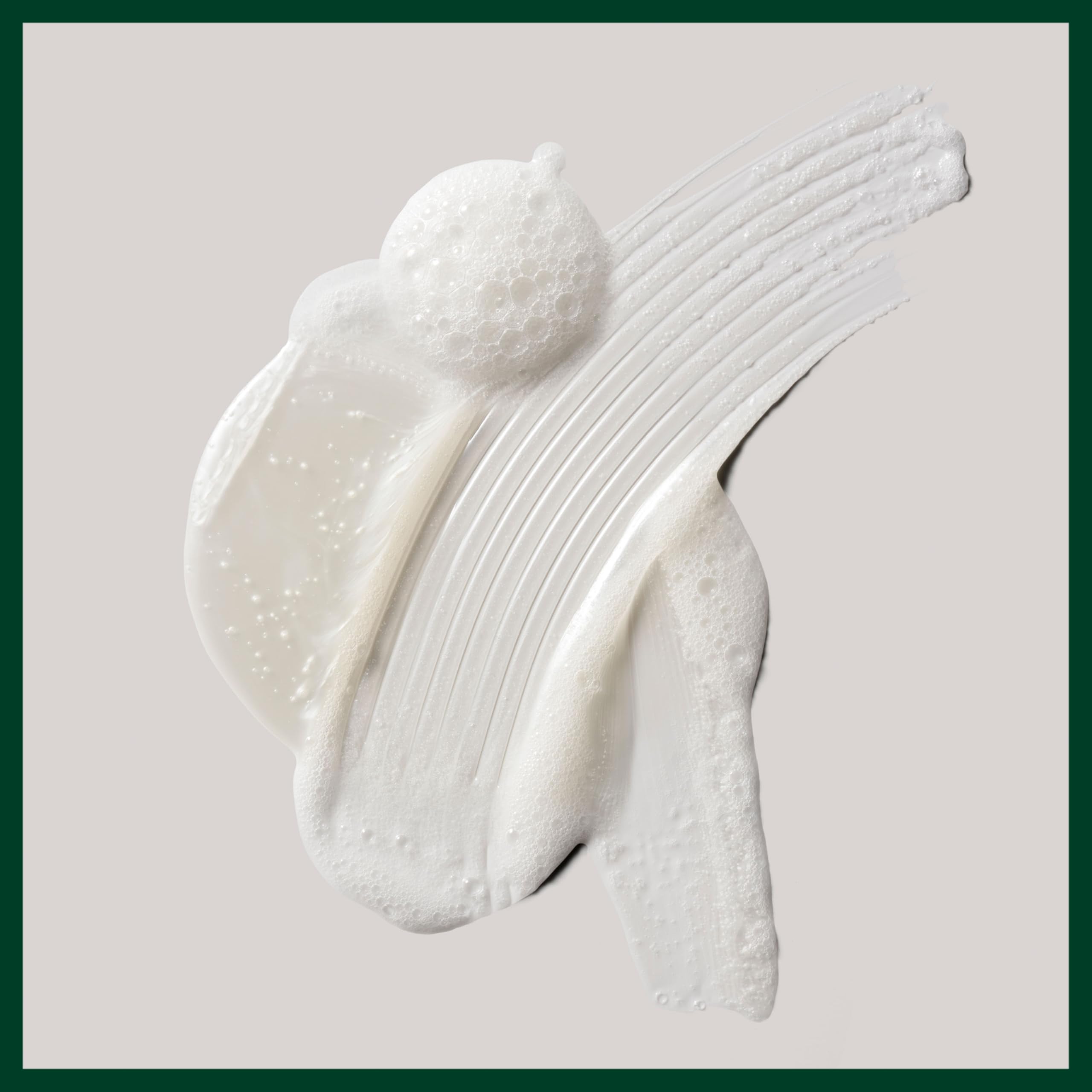 Aveda Shampure textura cremosa, facilita un lavado agradable.