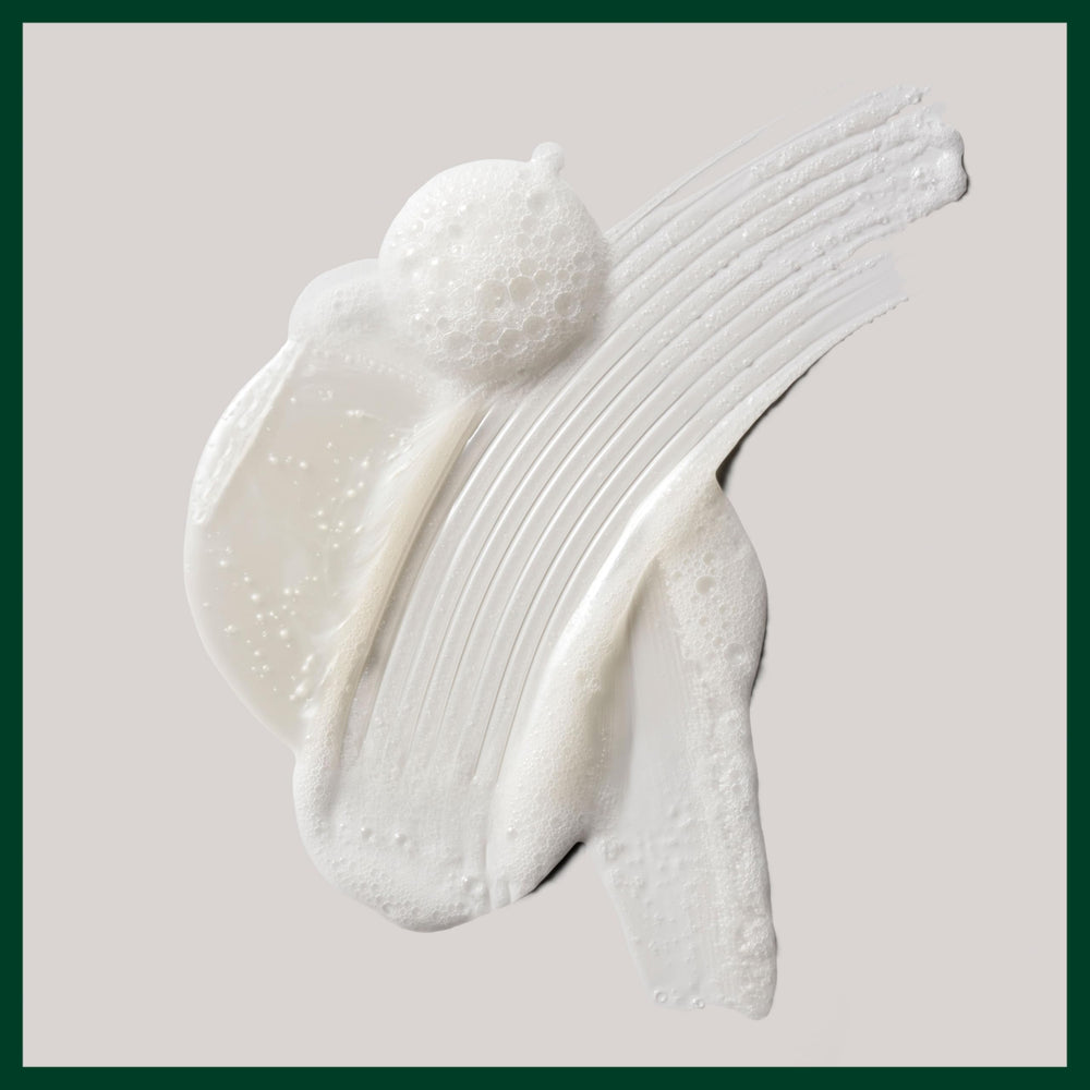 Aveda Shampure textura cremosa, facilita un lavado agradable.
