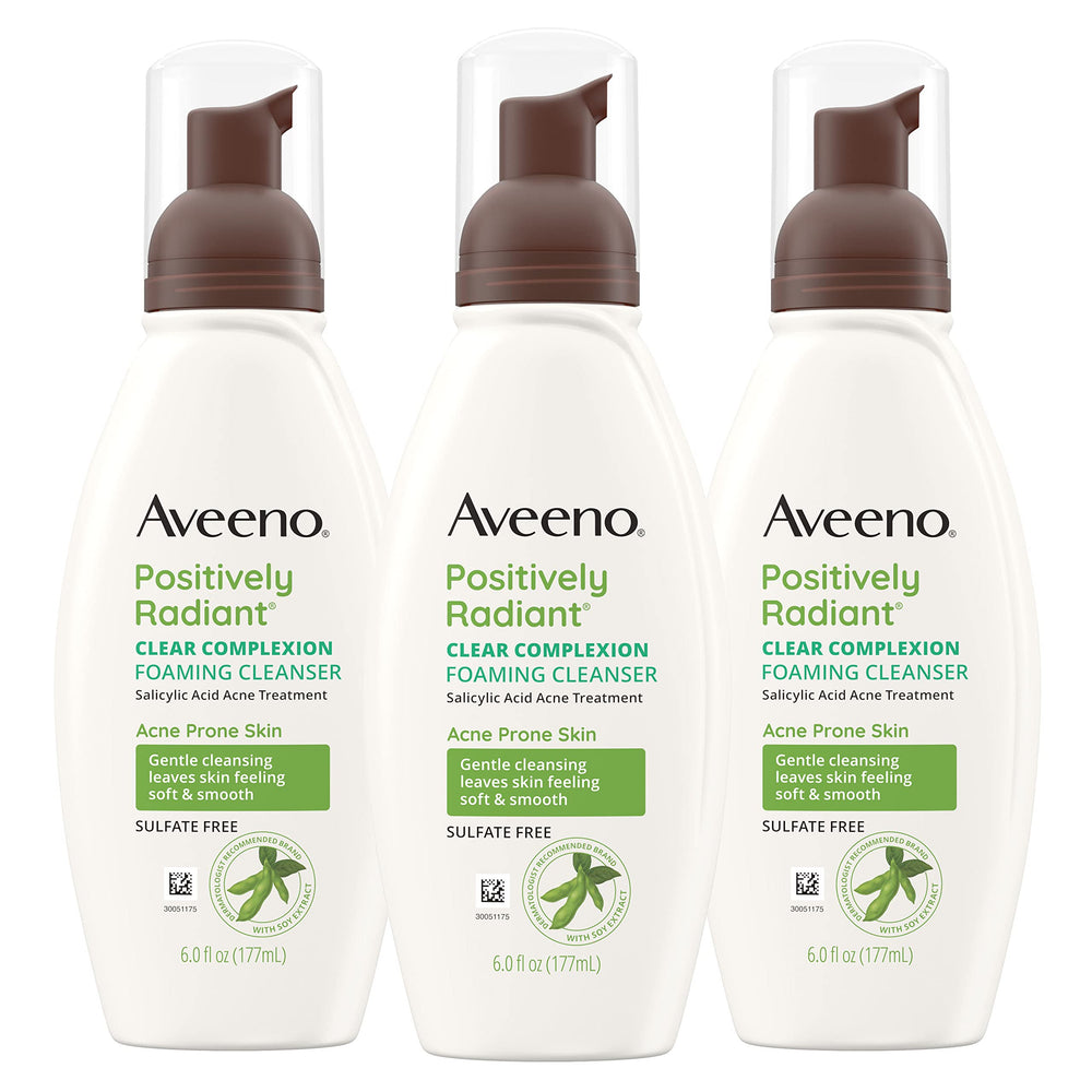 Aveeno botellas de limpiador espumoso sin aceite para piel sensible.