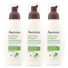 Aveeno botellas de limpiador espumoso sin aceite para piel sensible.