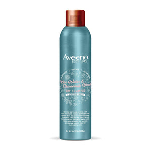 Aplicación en raíces con Aveeno champú seco agua de rosa y manzanilla para refrescar.