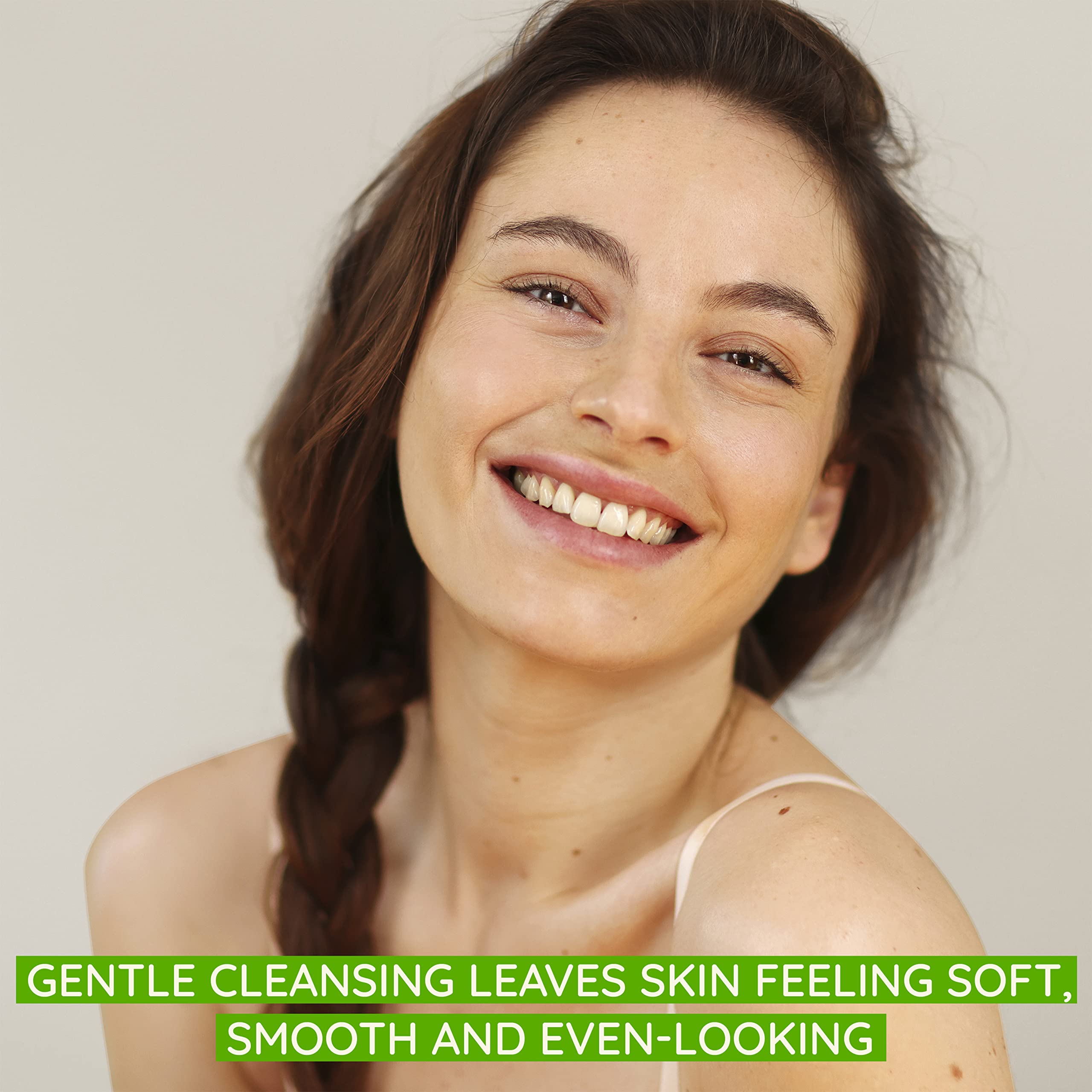 Aveeno espuma facial suave muestra textura cremosa para uso diario.
