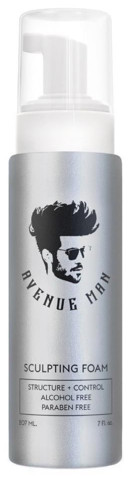 Avenue Man Espuma Modeladora ofrece volumen ligero para cabello con cuerpo todo el día.