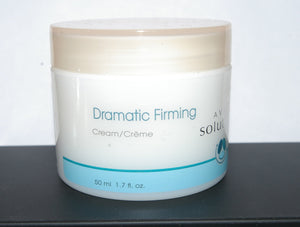 AVON Soluciones Crema Reafirmante Dramática, botella muestra textura suave para piel más firme y tonificada.