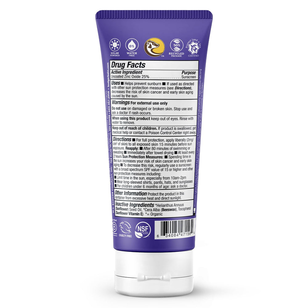 Badger protector solar mineral SPF 50, aplicación con la mano sobre la piel.