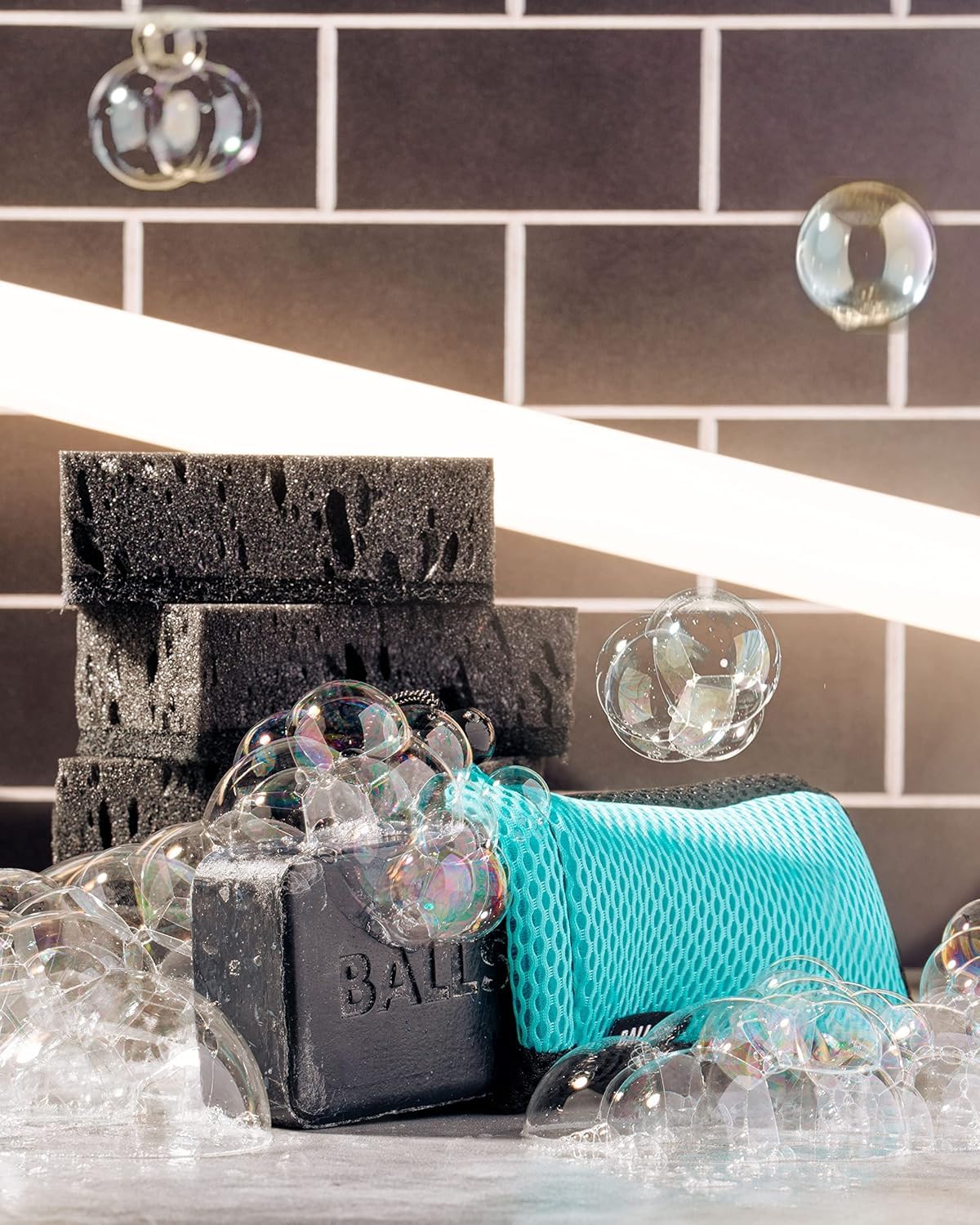 Ballsy Handy Shower Tool exfoliación de dos niveles para piel más suave.